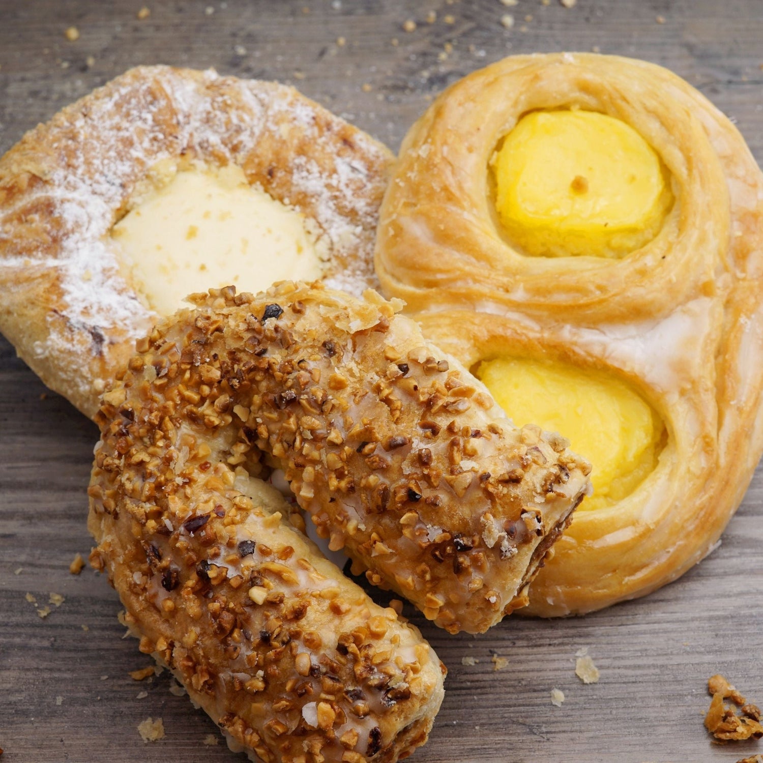 Süße Teilchen und feines Gebäck aus der Wiener Feinbäckerei Heberer – zart, frisch und voller Genuss.